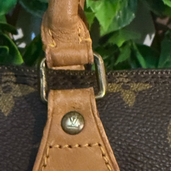 Louis Vuitton Monogram Vintage Mini Speedy - Picture 8 of 17